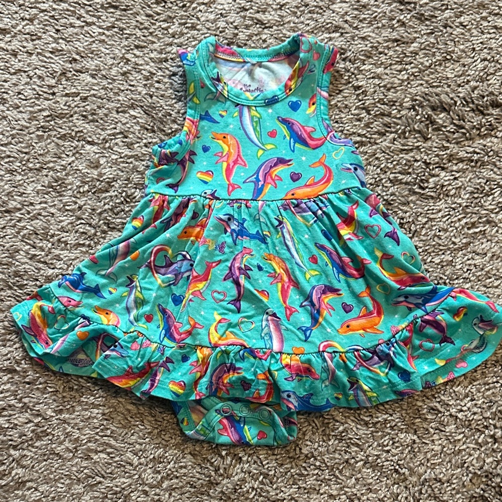 0-3mo Posh Peanut x Lisa Frank Dancing Dolphins Bodysuit Twirl
